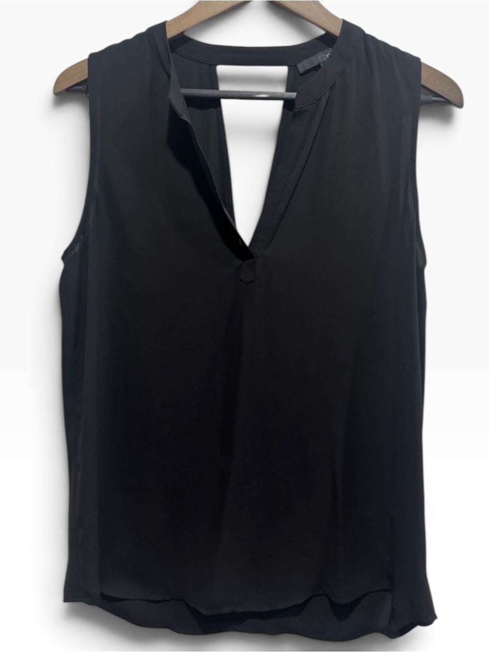 Ro & De Black Sleeveless Keyhole Blouse Size Medium Sheer Layered Tank